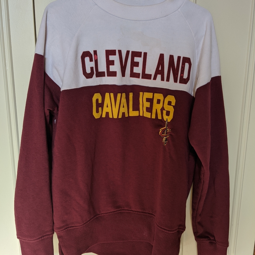 Cleveland Caveliers Pull Over Sweater